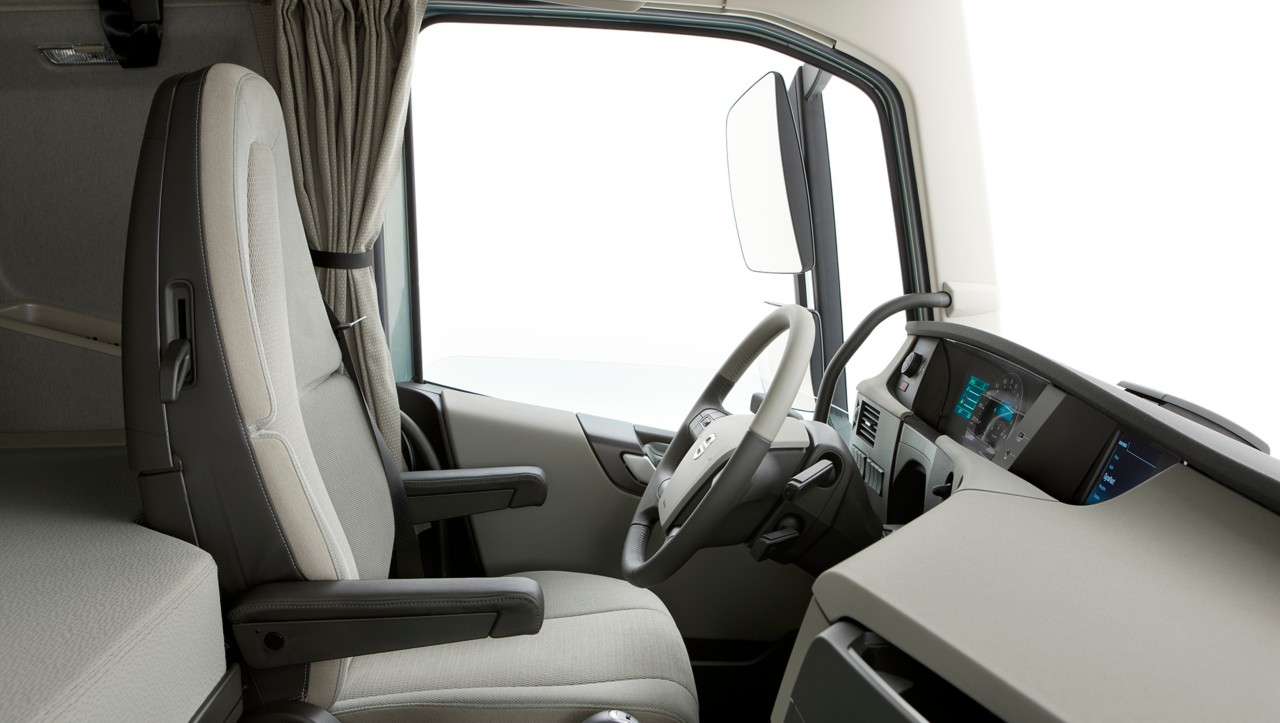 interior da cabina do Volvo FH