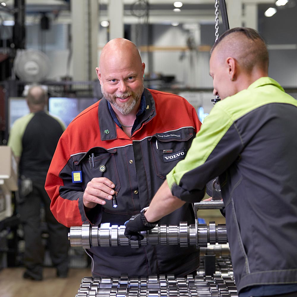 Encontro de gerações na fábrica da Volvo em Skövde